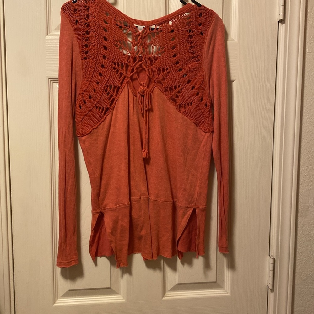Free people long sleeve oversized size small embroidery embellished T-shirt - Picture 6 of 6